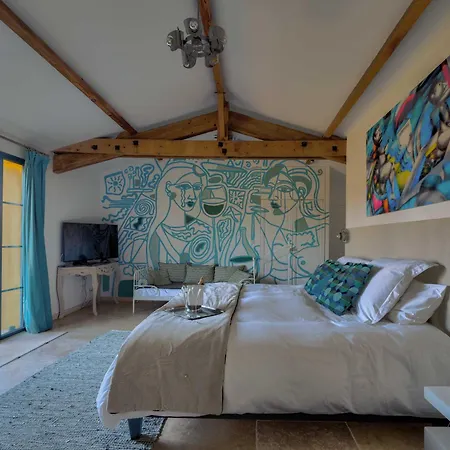 Chateau Du Palanquey & Bed & Breakfast 4*