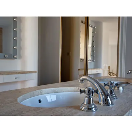 Chateau Du Palanquey & 4*