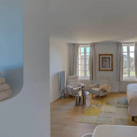 Chateau Du Palanquey & Bed & Breakfast