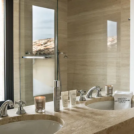 Chateau Du Palanquey & Bed & Breakfast