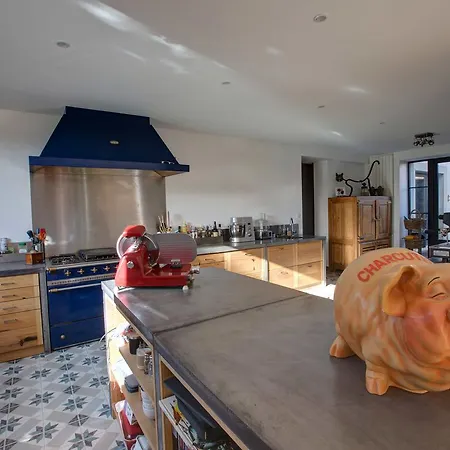 Chateau Du Palanquey & 4*