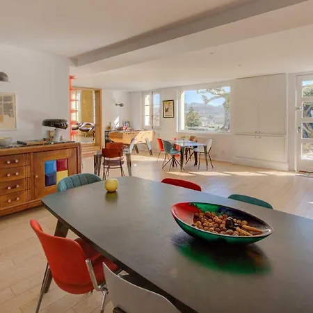 ベッド・アンド・ブレックファスト Chateau Du Palanquey & 4*