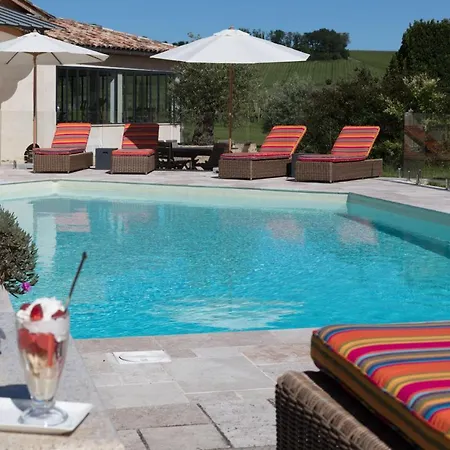 Couette-café Chateau Du Palanquey&spa Sainte-Colombe (Gironde)