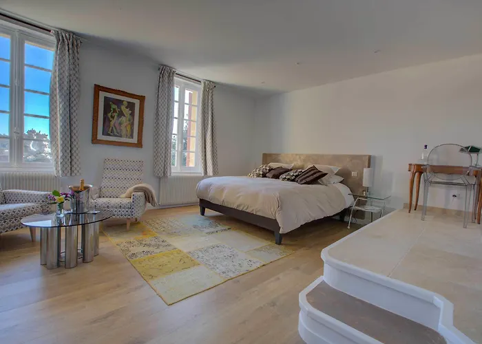 Bed & Breakfast Chateau Du Palanquey &