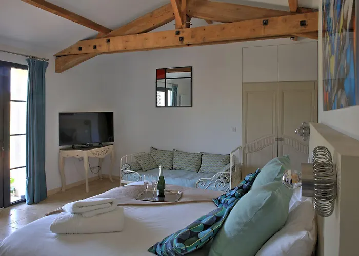 Chateau Du Palanquey & 4*