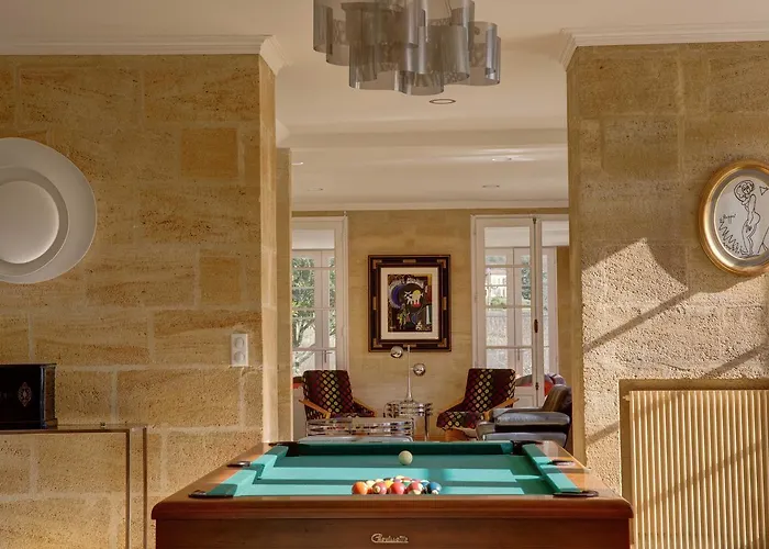 Chateau Du Palanquey & Bed & Breakfast 4*