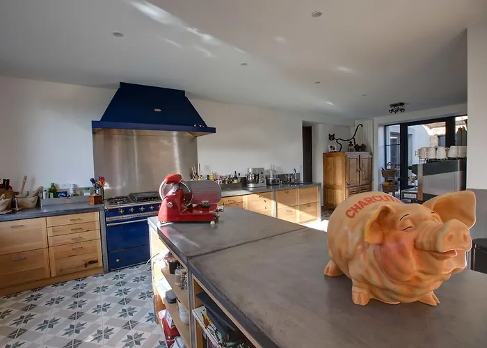 Chateau Du Palanquey & 4*