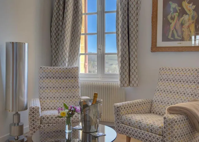 Chateau Du Palanquey & 4*